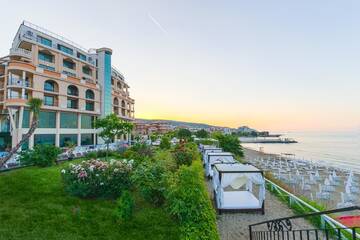 Фотографии Курортные отели Grand Hotel Sveti Vlas г. Свети-Влас (Болгария) №2 Фото Курортные отели Grand Hotel Sveti Vlas г. Свети-Влас 2