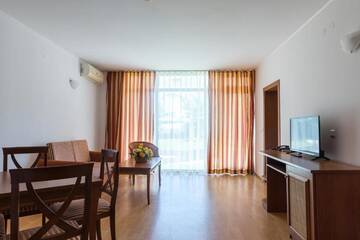 Фото номера Апартаменты с 2 спальнями и балконом (для 3–5 взрослых) Отель Tiva del Mar - ex Caesar Palace г. Свети-Влас 2