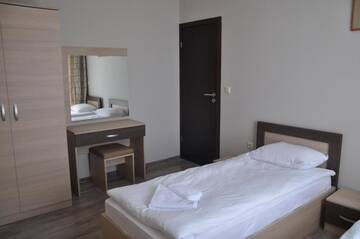 Фото номера Апартаменты с 2 спальнями Апарт-отели Sorrento Sole Mare г. Свети-Влас 7