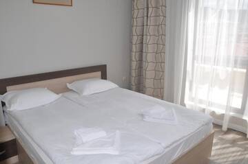 Фото номера Апартаменты с 2 спальнями Апарт-отели Sorrento Sole Mare г. Свети-Влас 11