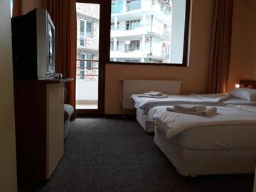 Фото номера Двухместный номер с 1 кроватью и террасой Гостевой дом St. George Guest House г. Свети-Влас 13