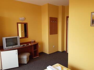 Фото номера Двухместный номер с 1 кроватью и террасой Гостевой дом St. George Guest House г. Свети-Влас 3