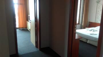 Фото номера Люкс, вид на море Гостевой дом St. George Guest House г. Свети-Влас 6