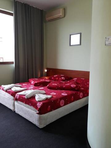 Фото номера Двухместный номер с 1 кроватью и террасой Гостевой дом St. George Guest House г. Свети-Влас 9
