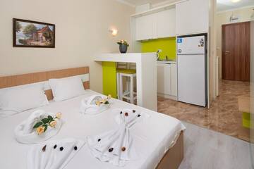 Фото номера Номер-студио с двуспальной кроватью Апарт-отели Villa Sardinia Apartments г. Свети-Влас 6