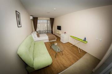 Фото номера Семейный номер с балконом (2 взрослых + 1 ребенок) Курортные отели Premier Fort Beach Hotel г. Свети-Влас 9