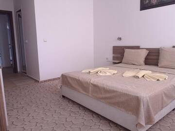 Фото номера Двухместный номер с 1 кроватью с видом на море Гостевой дом Guest House Neptun г. Свети-Влас 2