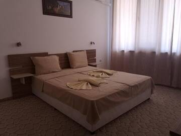 Фото номера Двухместный номер с 1 кроватью с видом на море Гостевой дом Guest House Neptun г. Свети-Влас 4