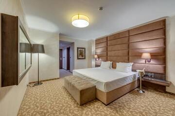 Фото номера Двухместный номер Делюкс с 1 кроватью Курортные отели Grand Hotel Sveti Vlas г. Свети-Влас 5