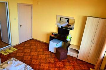 Фото номера Классический трехместный номер Гостевой дом Joro Guest House г. Свети-Влас 4