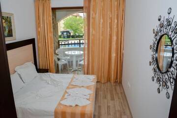 Фото номера Апартаменты с балконом Отель Olymp Premium Apartments г. Свети-Влас 4