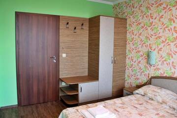 Фото номера Двухместный номер Делюкс с 1 кроватью и балконом, вид на море Гостевой дом Къща за гости Иглика г. Свети-Влас 11