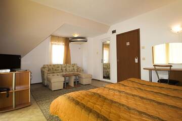 Фото номера Полулюкс с балконом Отель Family Hotel Venera г. Свети-Влас 10